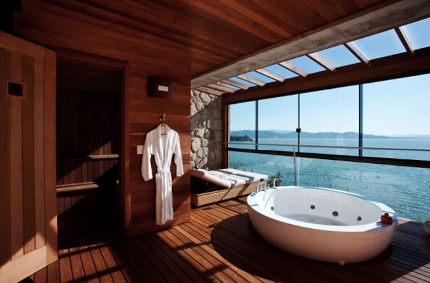 10-hotel-bathrooms-with-stunning-views-8