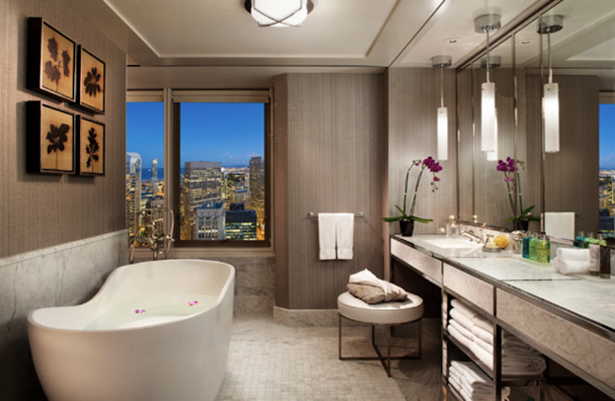10-hotel-bathrooms-with-stunning-views-9