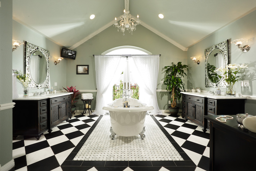 10 Eye-Catching and Luxurious Black and White Bathroom Ideas ➤To see more Luxury Bathroom ideas visit us at www.luxurybathrooms.eu #luxurybathrooms #homedecorideas #bathroomideas @BathroomsLuxury