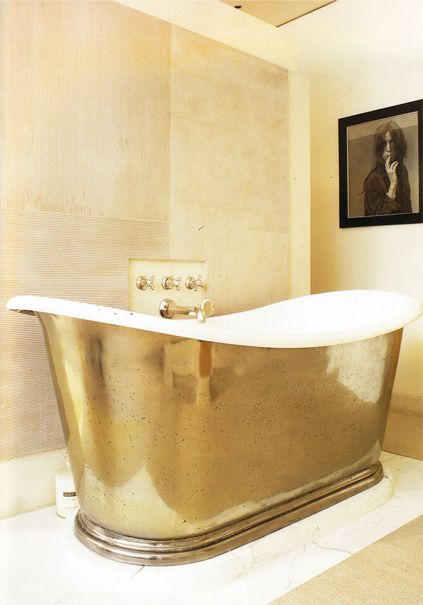 5 Glamorous Luxury Bathrooms with Golden Touch