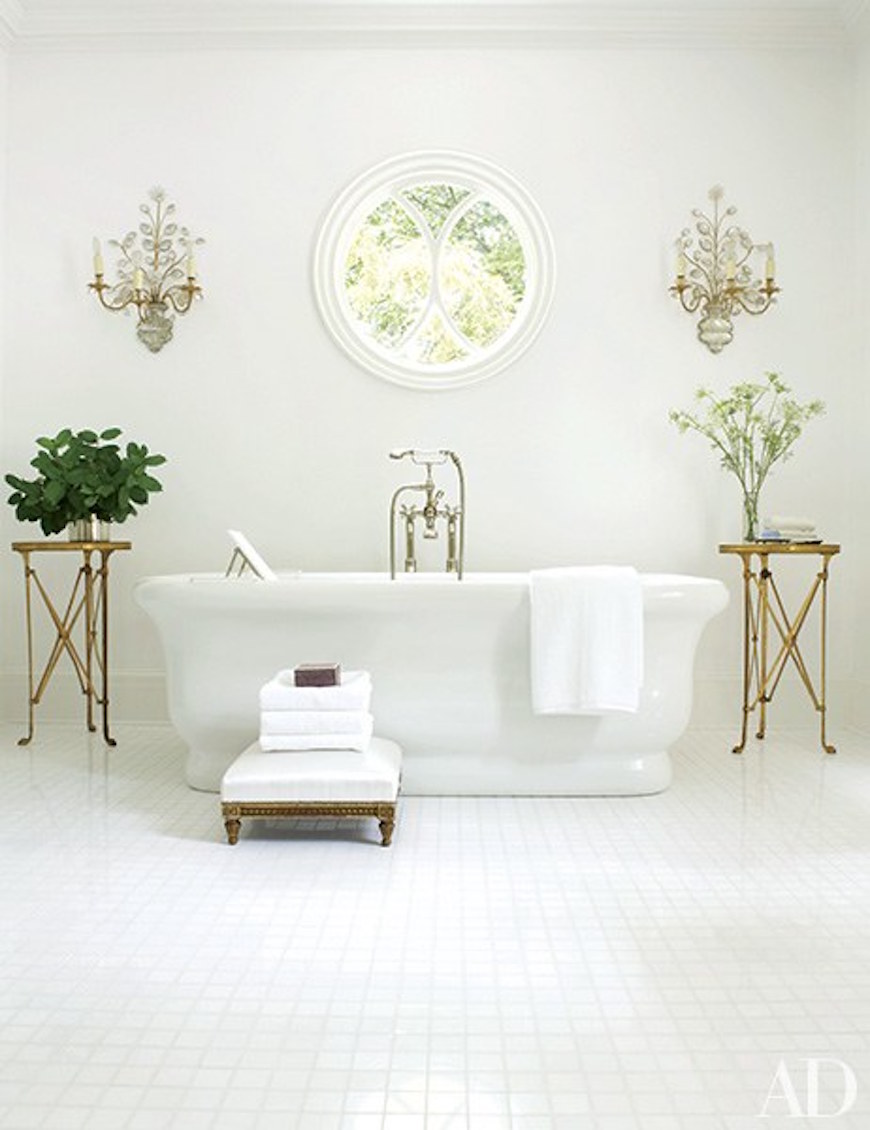 10 Astonishing Ideas to 'Spa Up' Your Luxury White Bathroom ➤To see more Luxury Bathroom ideas visit us at www.luxurybathrooms.eu #luxurybathrooms #homedecorideas #bathroomideas @BathroomsLuxury