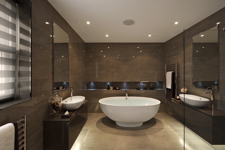 5 Key Decorating Tips for a Stuning Bathroom Makeover ➤To see more Luxury Bathroom ideas visit us at www.luxurybathrooms.eu #luxurybathrooms #homedecorideas #bathroomideas @BathroomsLuxury