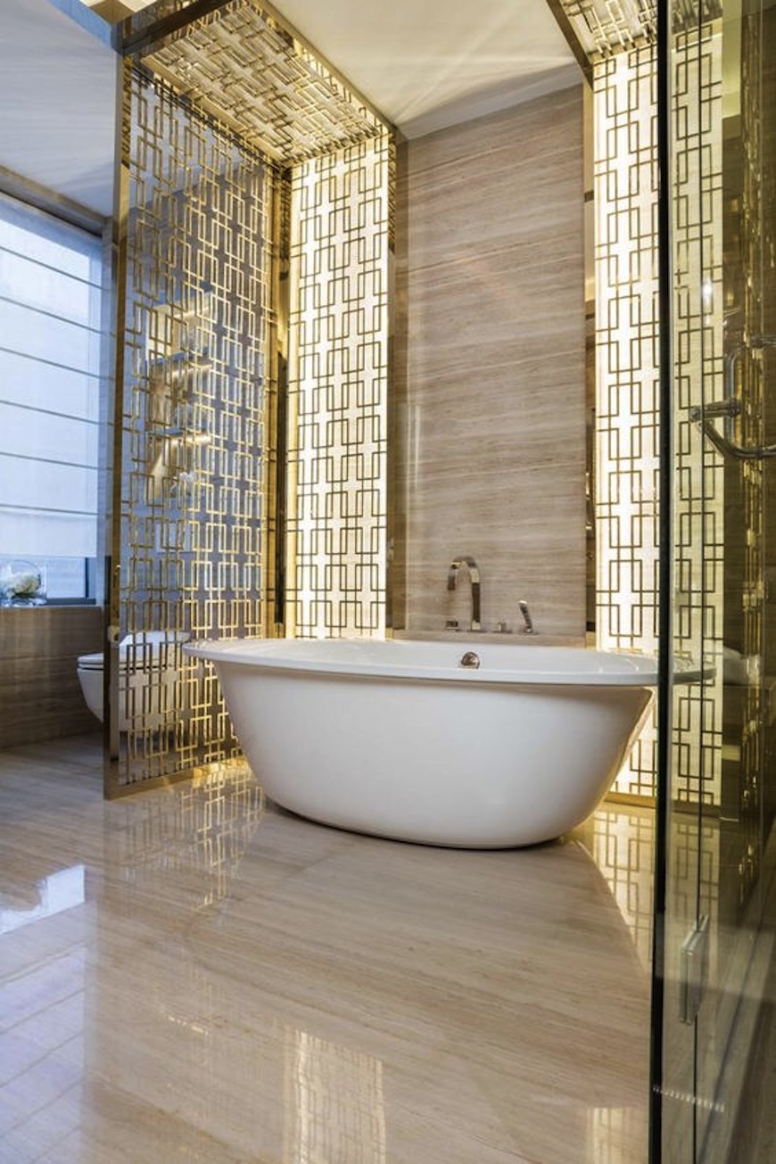 Stunning Bathroom Ideas by Kelly Hoppen You Will Covet ➤To see more Luxury Bathroom ideas visit us at www.luxurybathrooms.eu #luxurybathrooms #homedecorideas #bathroomideas @BathroomsLuxury