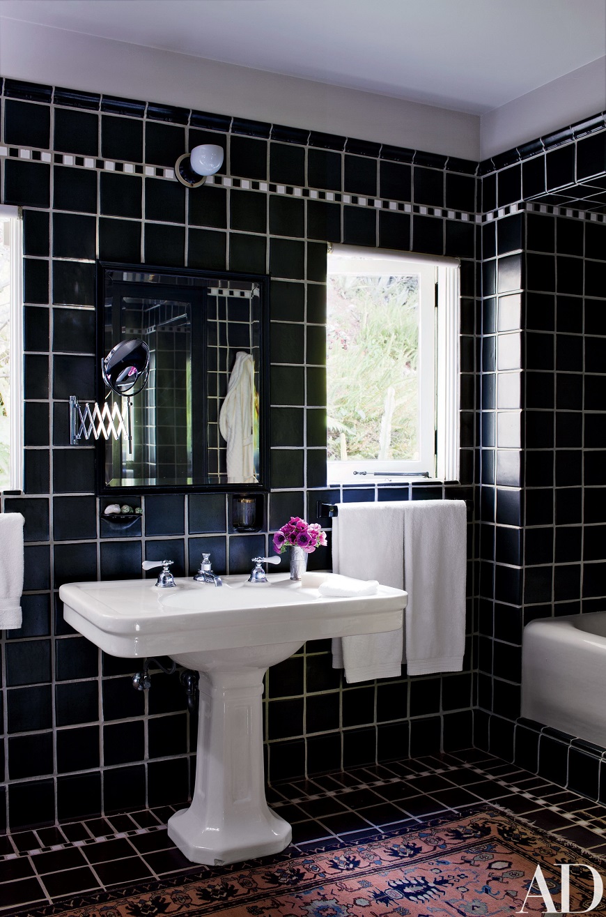 Luxury Bathroom Interior Design Ideas With Retro Tile ➤ To see more news about Luxury Bathrooms in the world visit us at http://luxurybathrooms.eu/ #luxurybathrooms #interiordesign #homedecor @BathroomsLuxury @bocadolobo @delightfulll @brabbu @essentialhomeeu @circudesign @mvalentinabath @luxxu @covethouse_