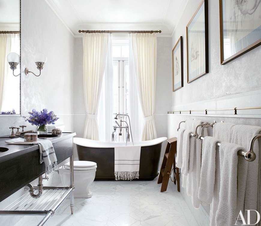 How To Get A Luxury Bathroom Like Brooke Shields’s Luxurious Townhouse ➤ To see more news about Luxury Bathrooms in the world visit us at http://luxurybathrooms.eu/ #luxurybathrooms #interiordesign #homedecor @BathroomsLuxury @bocadolobo @delightfulll @brabbu @essentialhomeeu @circudesign @mvalentinabath @luxxu @covethouse_