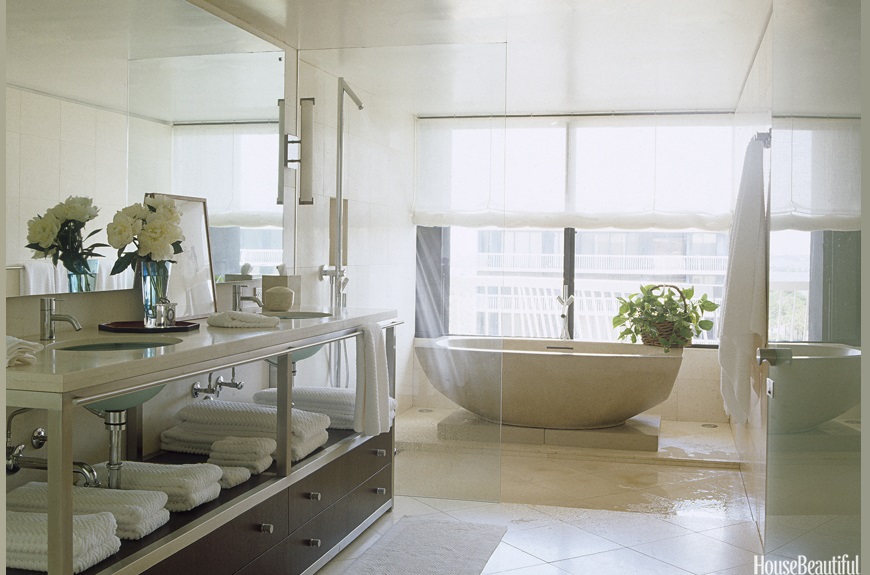 12 White Bathrooms For Every Luxury Bathroom Decor Style ➤ To see more news about Luxury Bathrooms in the world visit us at http://luxurybathrooms.eu/ #luxurybathrooms #interiordesign #homedecor @BathroomsLuxury @bocadolobo @delightfulll @brabbu @essentialhomeeu @circudesign @mvalentinabath @luxxu @covethouse_