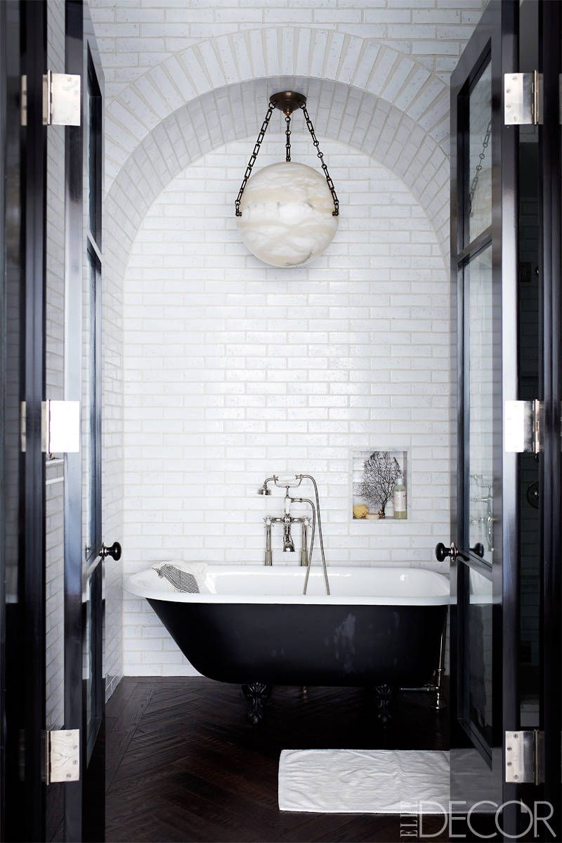 The Best Bathroom Lighting Ideas For Every Design Style ➤ To see more news about Luxury Bathrooms in the world visit us at http://luxurybathrooms.eu/ #luxurybathrooms #interiordesign #homedecor @BathroomsLuxury @bocadolobo @delightfulll @brabbu @essentialhomeeu @circudesign @mvalentinabath @luxxu @covethouse_