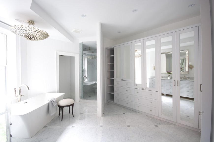 Discover The Finest Selection Of 30 All White Bathrooms ➤ To see more news about Luxury Bathrooms in the world visit us at http://luxurybathrooms.eu/ #luxurybathrooms #interiordesign #homedecor @BathroomsLuxury @bocadolobo @delightfulll @brabbu @essentialhomeeu @circudesign @mvalentinabath @luxxu @covethouse_