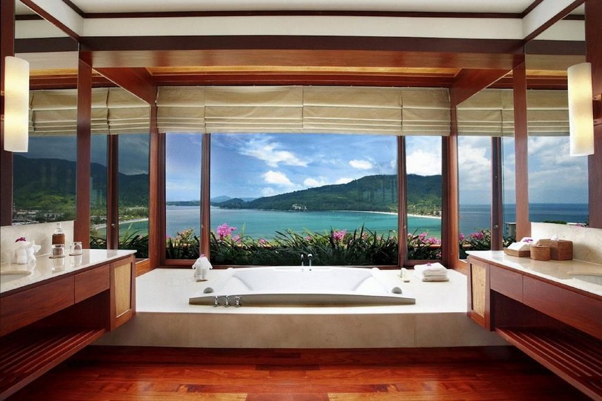 10 Fabulous Hotel Luxury Bathrooms with Sweeping Views to the Outside 7