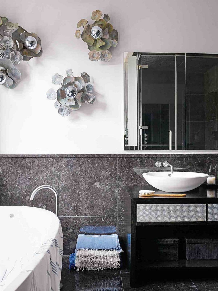 Brighten Up Your Bathroom Decor with Outstanding Lighting Designs 4