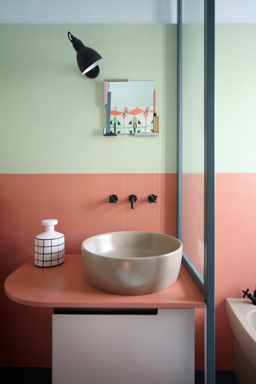 Singular Bathroom Decor Ideas with the Pantone Color of the Year 2019 4